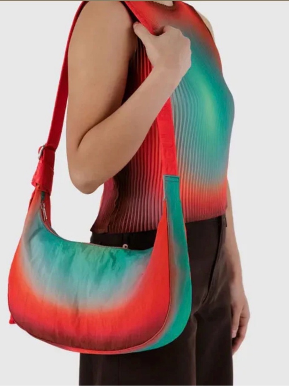 Medium Crescent Bag Baggu in Rain Ombre